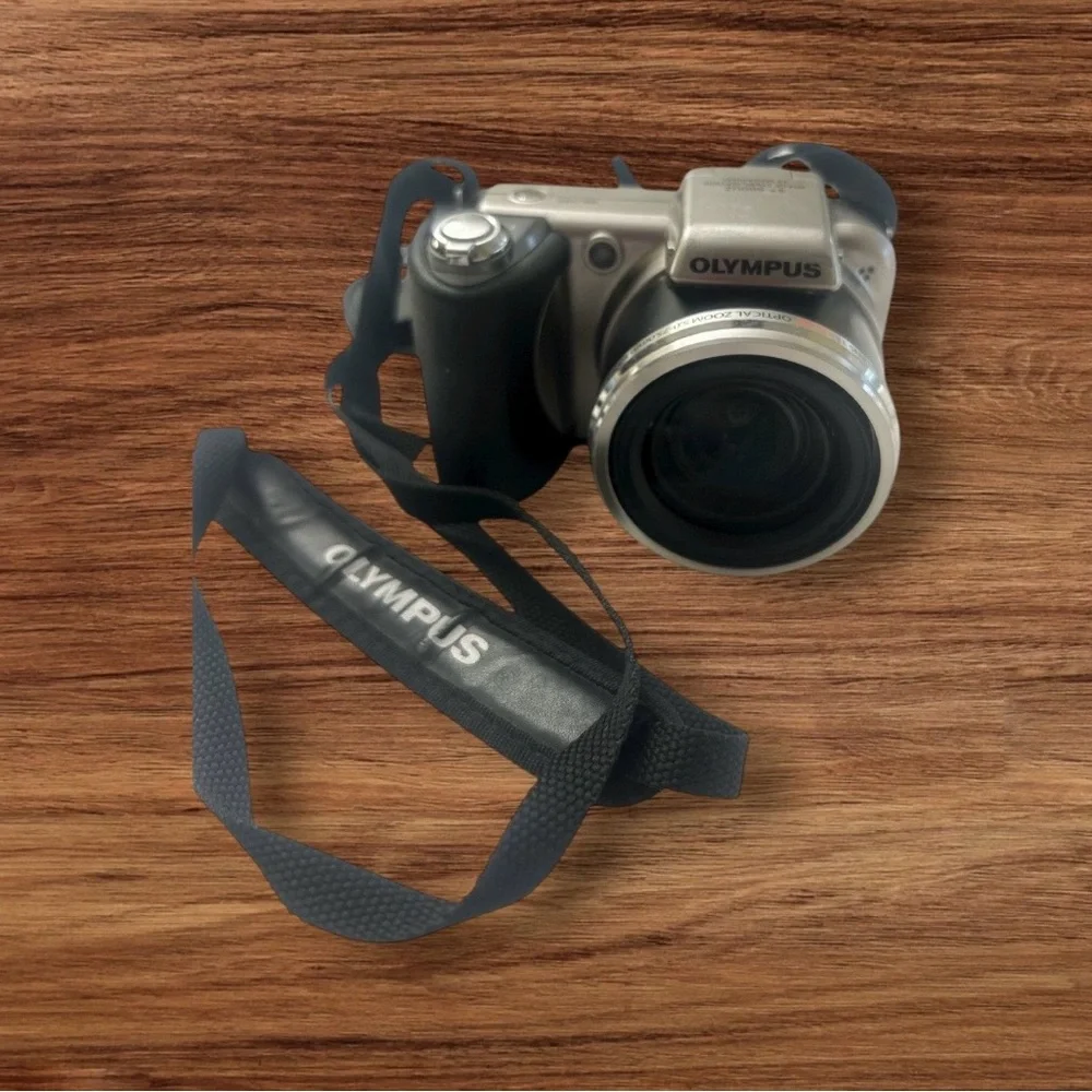 Olympus SP-600UZ Digital Camera